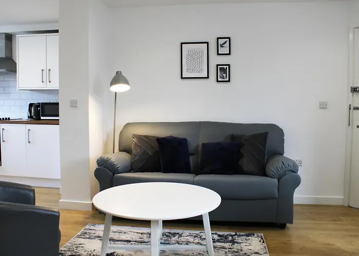Abingdon - Private Flat With Garden & Parking 01